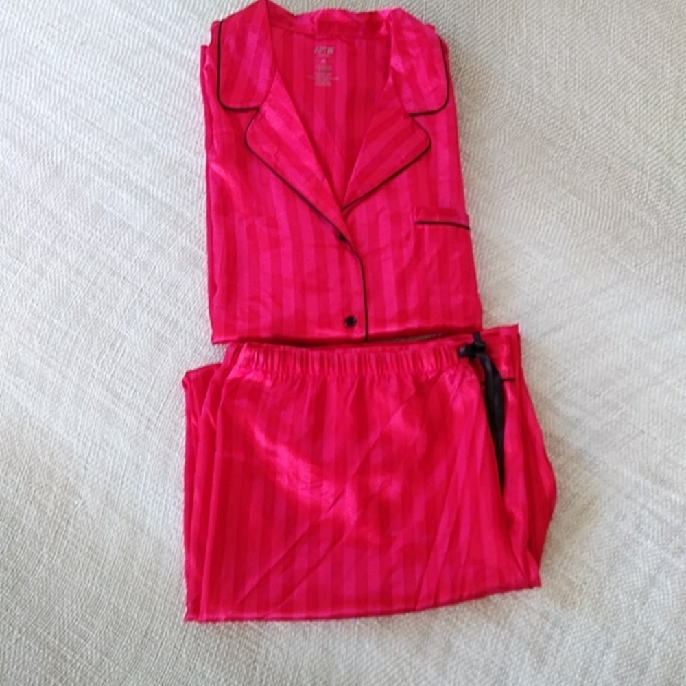 ‼️LAST CALL‼️ Apt. 9 Intimates Red Pajama Set with Piping Size XL